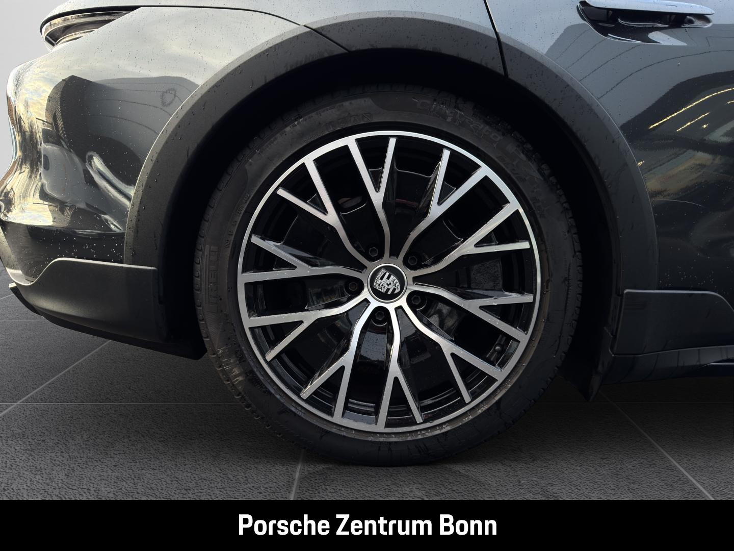 Porsche Taycan 4 Cross Turismo