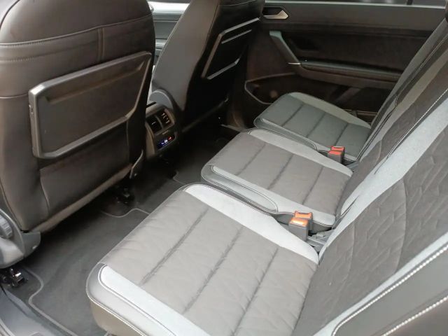 Volkswagen Touran 1.5 TSI DSG