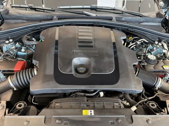 Land Rover Range Rover Velar D300 Dynamic SE