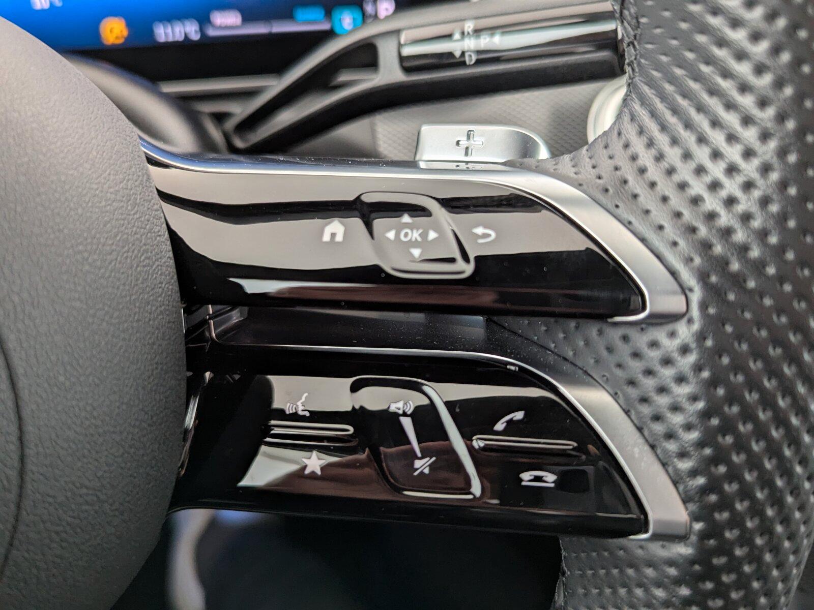 Mercedes-Benz C 200 4MATIC AMG Line Sedan