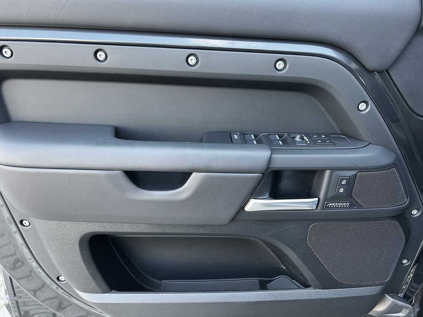 Land Rover Defender 110 Dynamic HSE