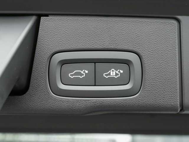 Volvo XC60 Business Dark Plus T6