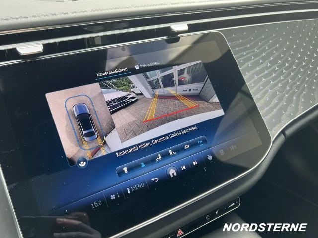 Mercedes-Benz E 200 AMG Line Sedan