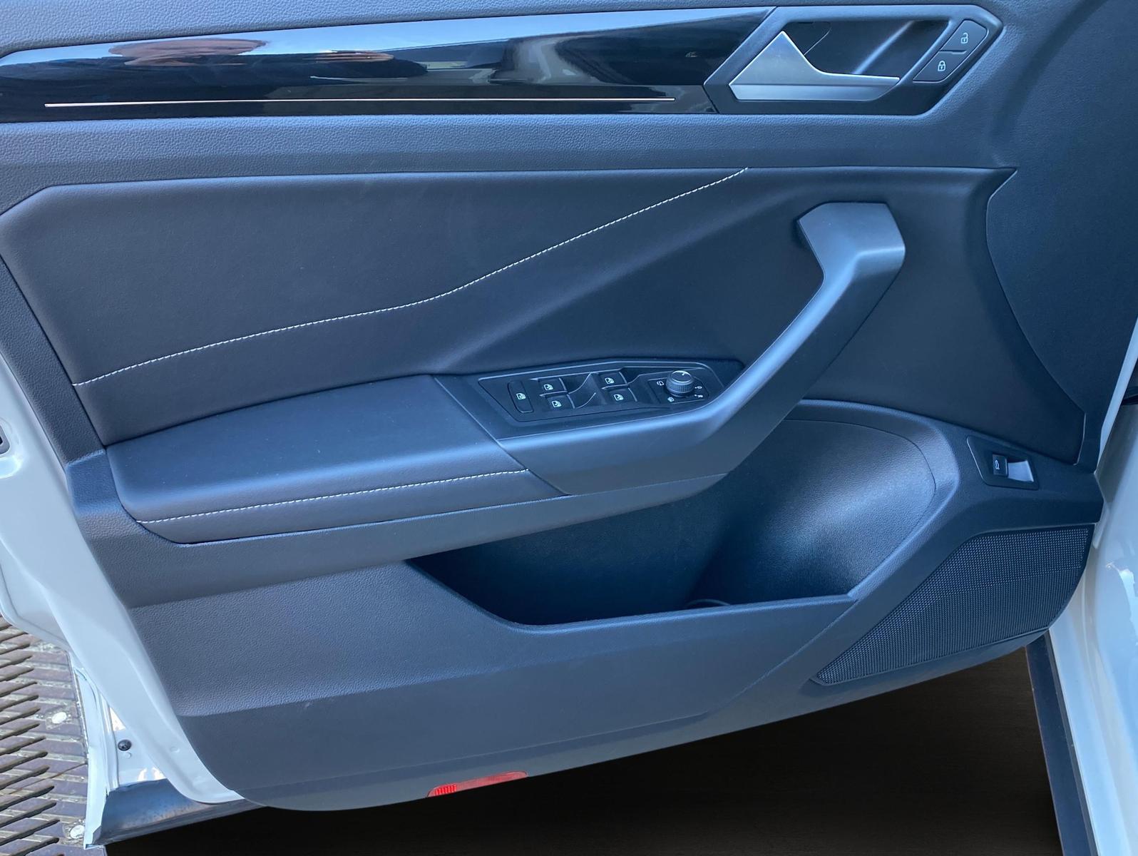 Volkswagen T-Roc 1.5 TSI DSG IQ.Drive R-Line