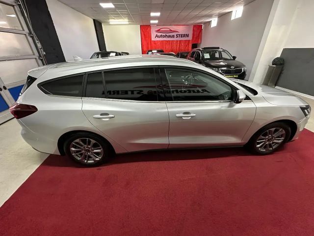 Ford Focus Titanium Wagon