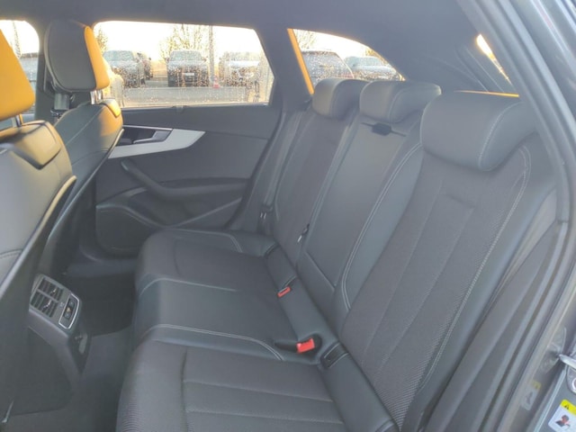 Audi A4 40 TFSI Avant Quattro S-Line S-Tronic