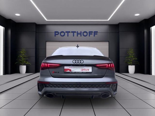 Audi RS3 Quattro S-Tronic Sedan