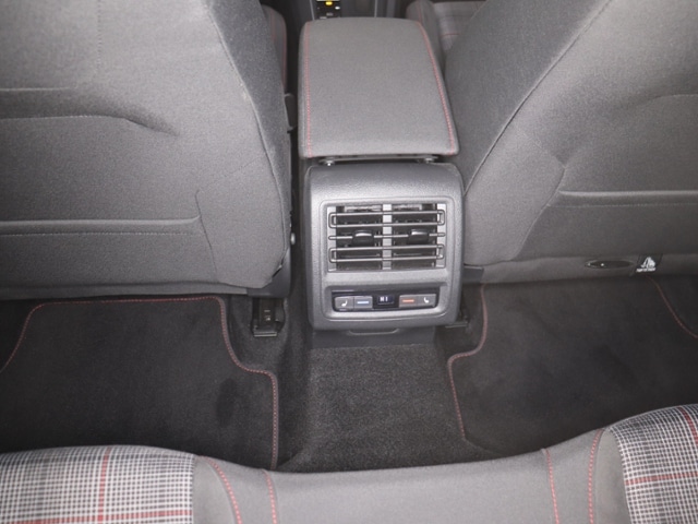 Volkswagen Golf 2.0 TSI DSG