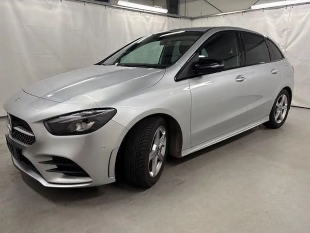 Mercedes-Benz B 200 AMG Line B 200 d