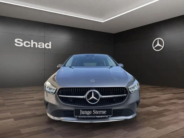 Mercedes-Benz B 180 Sedan