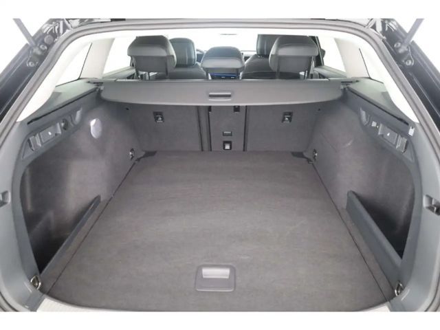 Volkswagen Passat 1.5 eTSI Business DSG