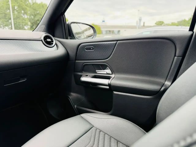 Mercedes-Benz B 180 Progressive Sedan