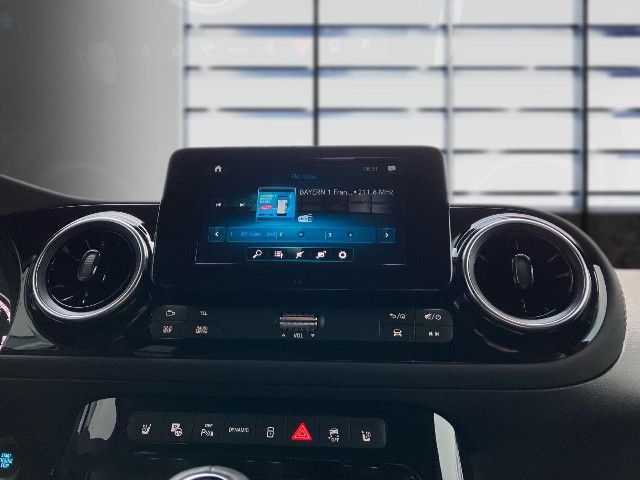 Mercedes-Benz EQT 200