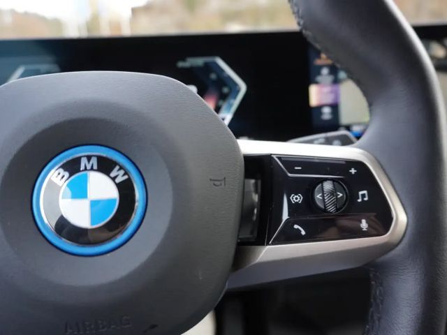 BMW iX xDrive40