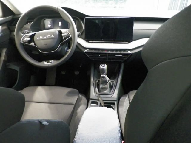 Skoda Octavia Essence TSI