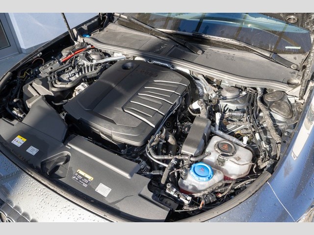 Audi A6 Avant Quattro S-Tronic