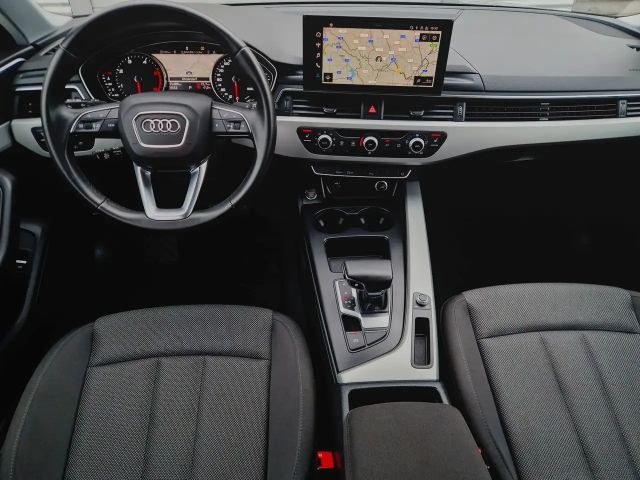 Audi A4 30 TDI Avant S-Tronic