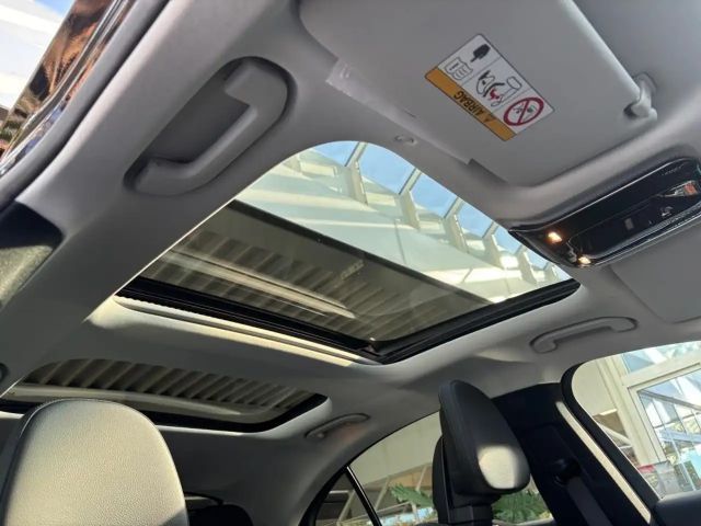 Mercedes-Benz E 200 AVANTGARDE Sedan