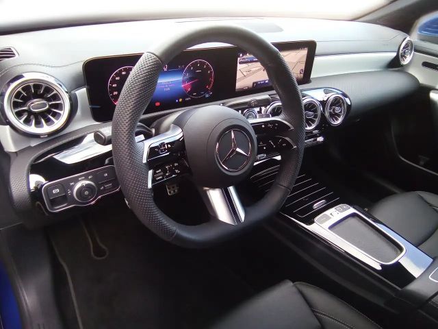 Mercedes-Benz A 180 AMG Line Hatchback