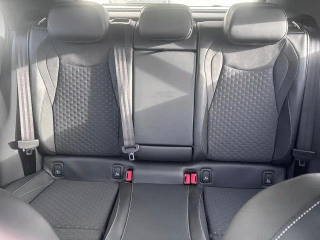 Volkswagen T-Roc 1.5 eTSI DSG R-Line