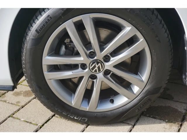 Volkswagen Touran 2.0 TDI DSG R-Line