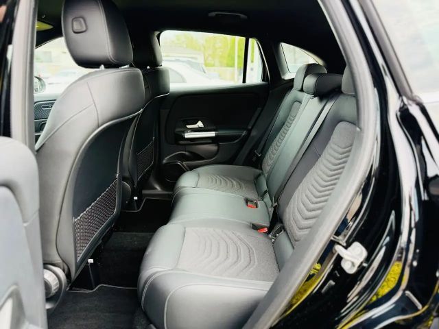 Mercedes-Benz GLA 200 GLA 200 d Progressive