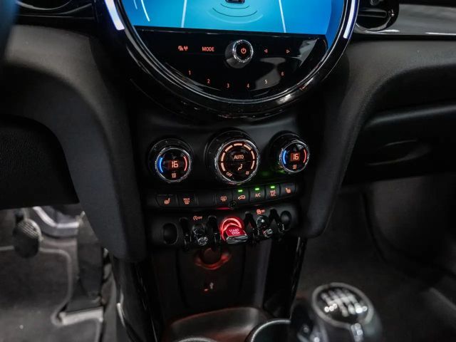 MINI Cooper Essential Trim FACEL. LED SHZ PDC