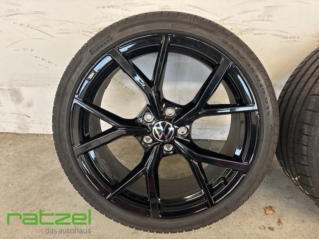 Volkswagen Golf 2.0 TSI Golf VIII IQ.Drive