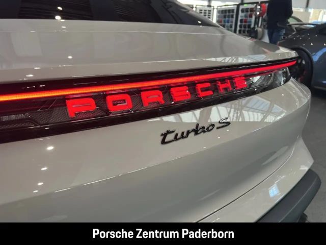 Porsche Taycan S Turbo