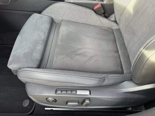 Volkswagen Golf Style eHybrid