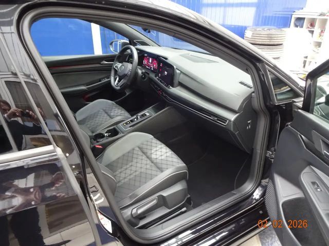 Volkswagen Golf DSG R-Line e-Golf