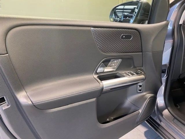 Mercedes-Benz B 200 Progressive Sedan