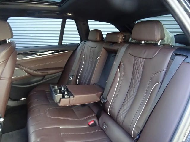 BMW 530 530e M-Sport Touring xDrive