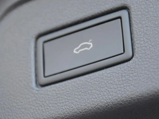 Volkswagen Touran TDI V-COCK 7SITZ STNDHZ MATRIX AHK ALCANTARA