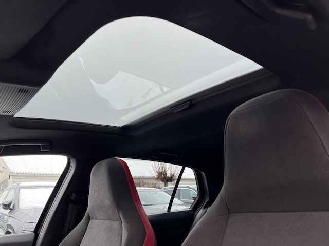 Volkswagen Golf 2.0 TSI GTI