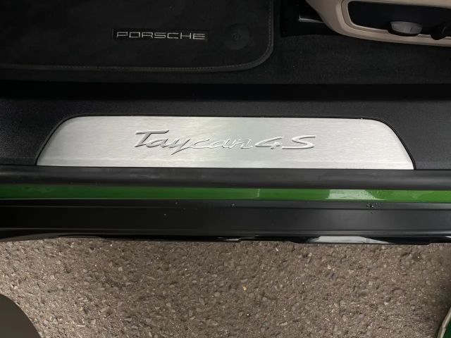 Porsche Taycan 4S Cross Turismo