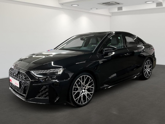 Audi RS3 Quattro S-Tronic Sedan