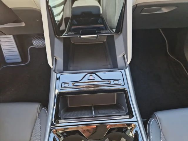 Ford Explorer Extended range RWD