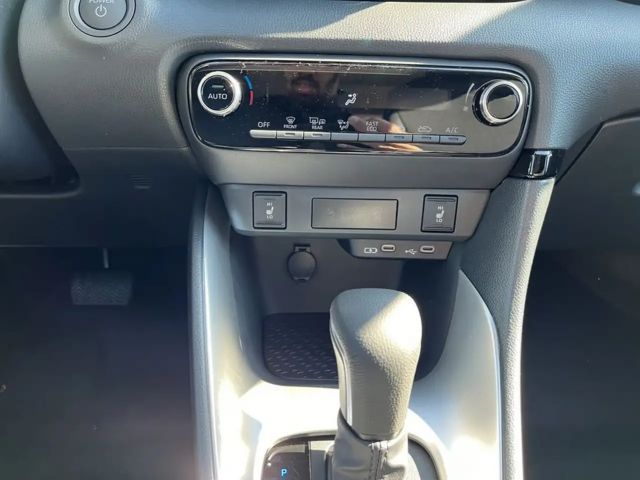 Toyota Yaris Business Hybride VVT-i