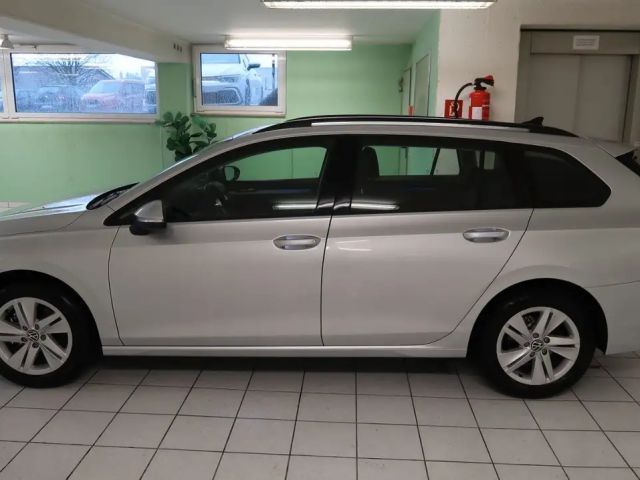 Volkswagen Golf Life Variant