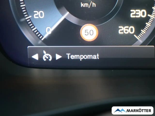 Volvo XC40 Core Recharge T4