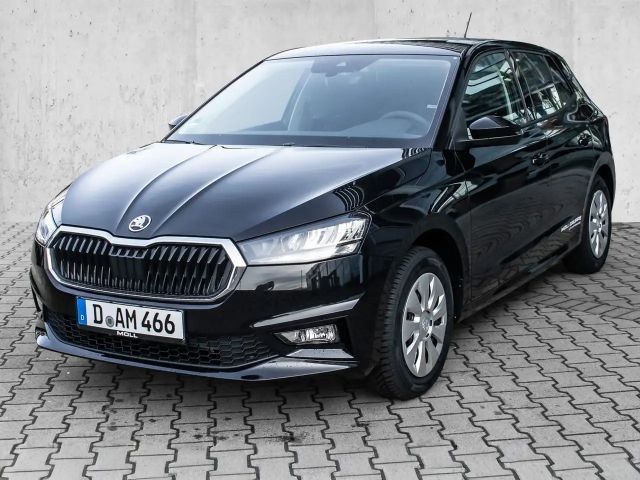 Skoda Fabia 1.0 MPI Essence LED PDC SHZ SOUNDSYS SPURH