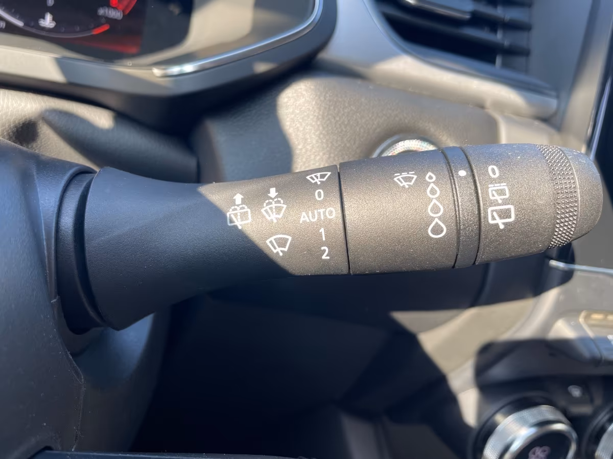 Renault Captur EDC Hybrid TCe 140 Techno