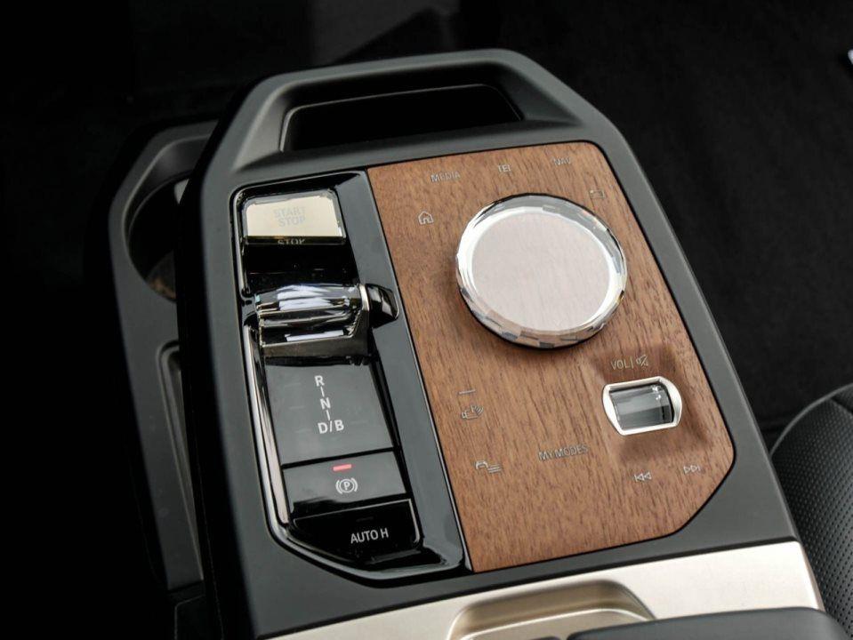 BMW iX xDrive50