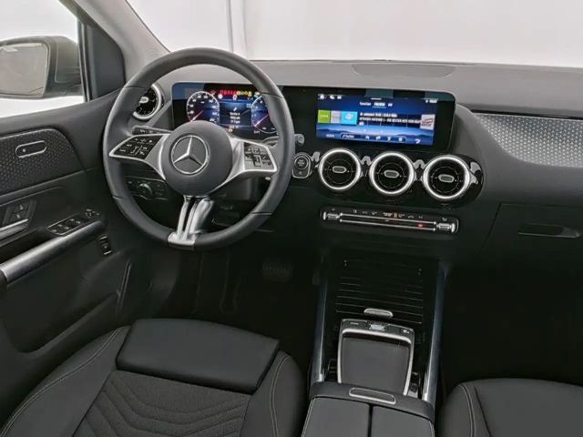 Mercedes-Benz B 200 Progressive Sedan