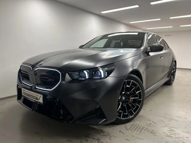 BMW M5 Sedan