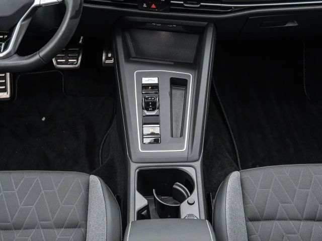 Volkswagen Golf 1.5 eTSI DSG Life Variant