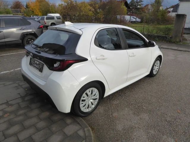 Toyota Yaris Active VVT-i