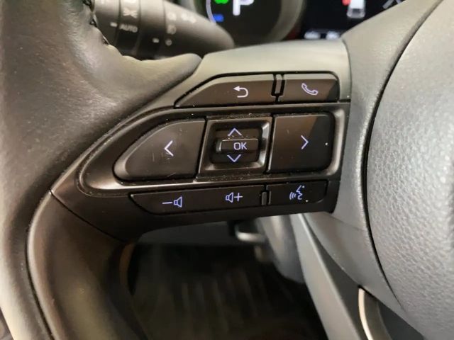 Toyota Yaris 1.5 Teamplayer ACC+LED+SHZ+Fernlichtass.