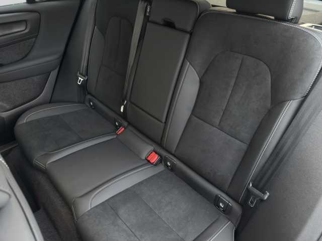 Volvo XC40 Business Dark Plus